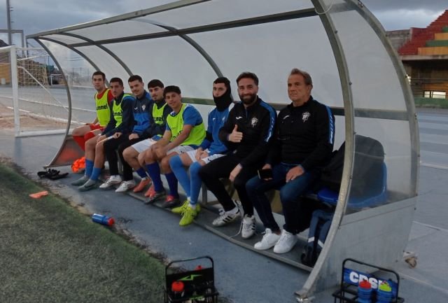 Banquillo local 14 4 26