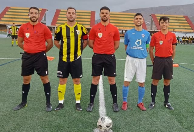 Capitanes y trió arbitral 12 5 23