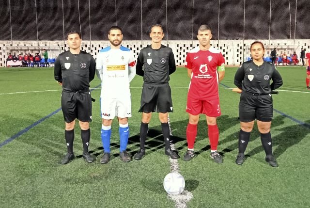 Capitanes y trió arbitral 13 1 23