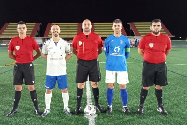 Capitanes y trió arbitral 16 12 22