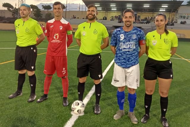 Capitanes y trió arbitral 19 5 23