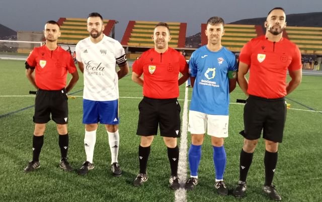 Capitanes y trió arbitral 31 3 23
