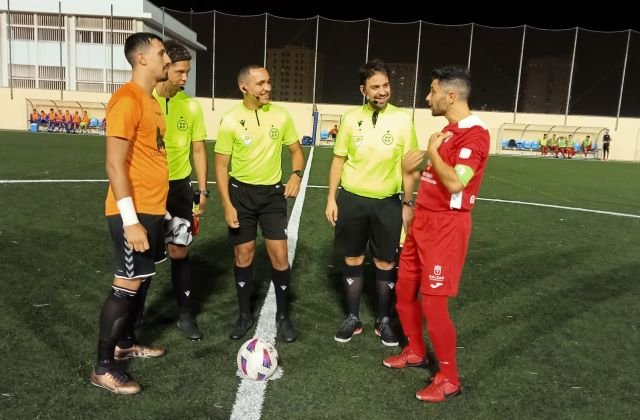 Capitanes y trío arbitral 27 10 23