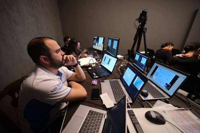 Equipo audiovisual para la retransmisión vía streaming del Coloquio de Historia Canario Americana en una de las salas de conferencias de la Casa de Colón. Foto Ángel Medina