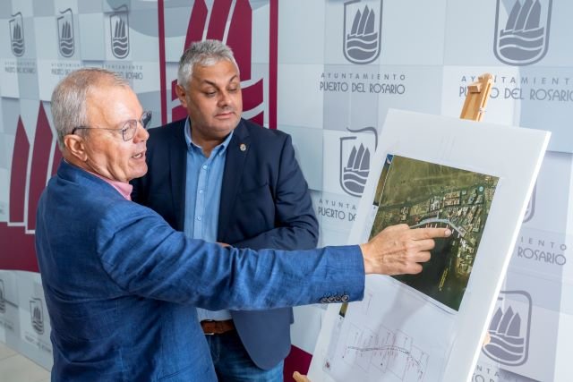 FOTO PRESENTACIÓN CONVENIO proyecto ACONDICIONAMIENTO PASEO MARÍTIMO PTO. LAJAS