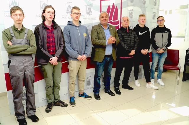 FOTO BIENVENIDA ESTUDIANTES ERASMUS CROACIA Y POLONIA