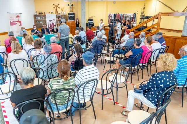 FOTO DE ARCHIVO PRESENTACIÓN PROGRAMA SENDERISMO MAYORES 2022 2023