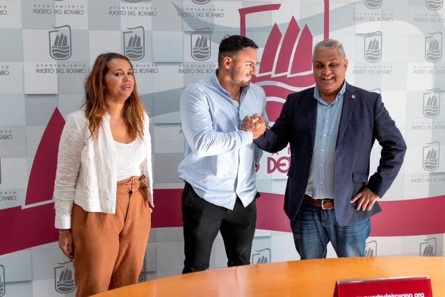 FOTO RECEPCIÓN Y FELICITACIÓN EDUARDO BLASCO CAMPEÓN DEL MUNDO SALVAMENTO Y SOCORRISMO