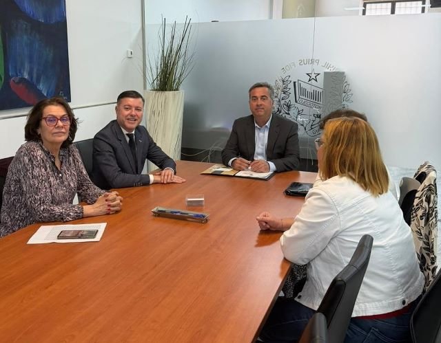 Firma de la compra de solares en San Isidro