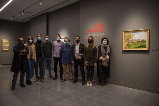 Guacimara Medina con el equipo de la Casa de Colón que ha hecho posible la muestra de Miró Mainou