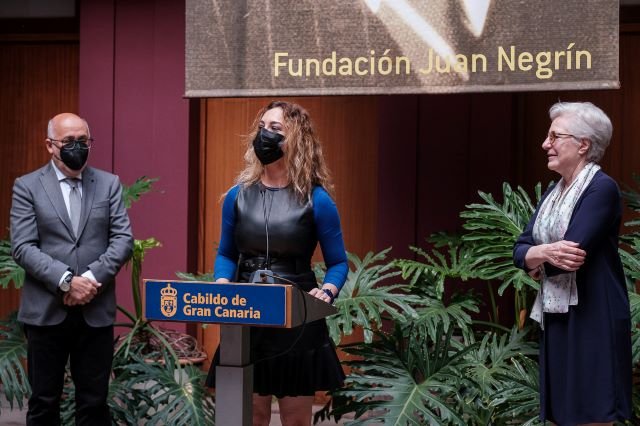 Guacimara Medina durante su intervención en el acto de recepción de la biblioteca de Juan Negrín