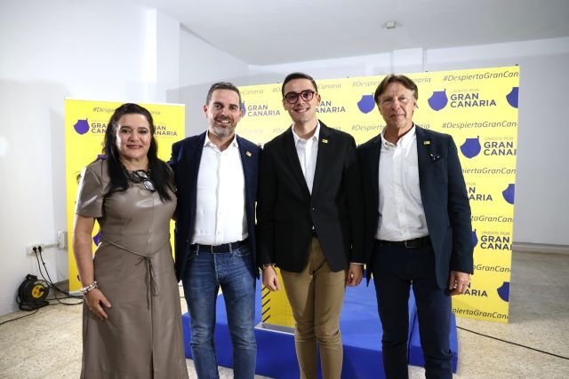 Iz. a dcha Emma Díaz Lucas Bravo de Laguna Raúl del Toro y José Mari Ponce