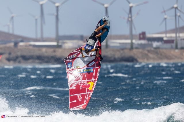 Liam Dunkerbeck durante la final sub20 de la Gran Canaria Windsurf World Cup