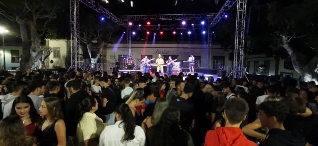 NOCHE JOVEN