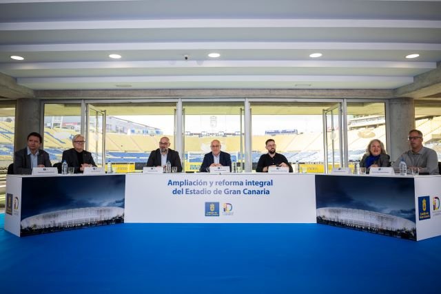Reunioìn del jurado del concurso de proyectos para la ampliacioìn y reforma integral del Estadio de Gran Canaria 1