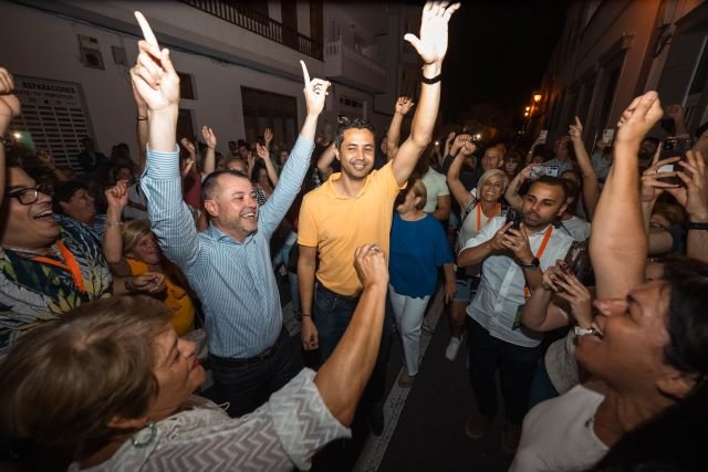 Teodoro Sosa y Jesús González celebran los resultados en Agaete