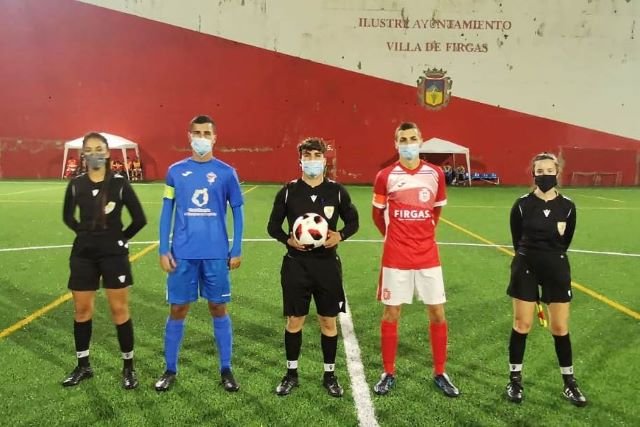 Trio arbitral y Capitanes 4 11 2021