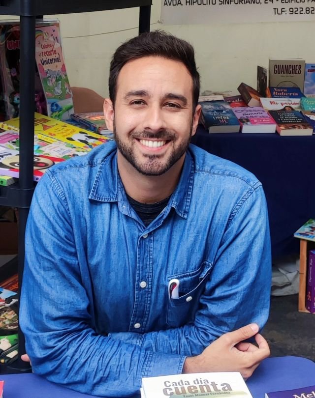 Yauci Fernández escritor