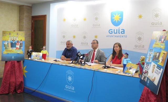  El alcalde Pedro Rodríguez junto a Alfredo Gonçalves y Sibisse Sosa hoy en la presentación del programa de las fiestas de la Virgen 2024 2