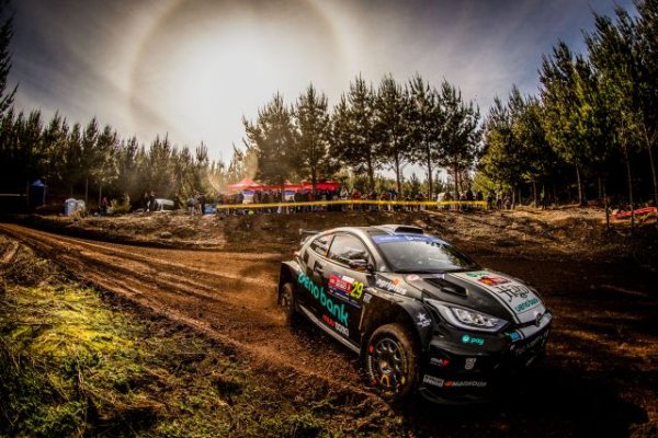 Automovilismo: La suerte no sonríe a Rogelio Peñate en el Rally de Chile BioBío