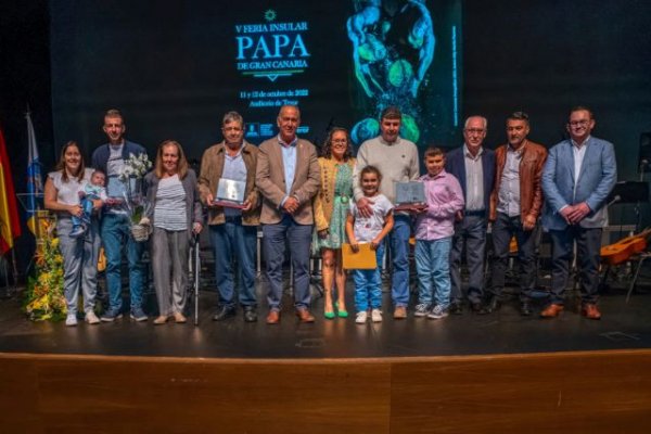 Teror: El agricultor Rufino Déniz recibió un especial homenaje en la 5ª Feria Insular de la Papa de Gran Canaria