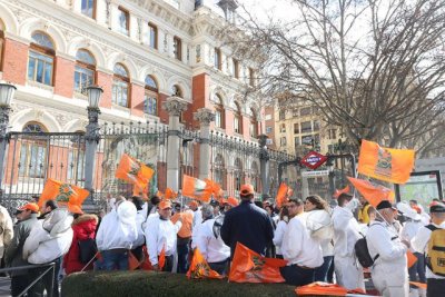 M&aacute;s de 2.000 apicultores piden en Madrid un plan de apoyo para salvar la miel espa&ntilde;ola
