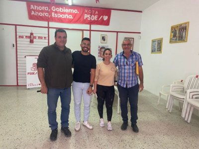 La Asociación Radio Cultural Amigos Radio Aldea, mantuvieron una reunión con miembros de la Comisión Ejecutiva Local del PSOE