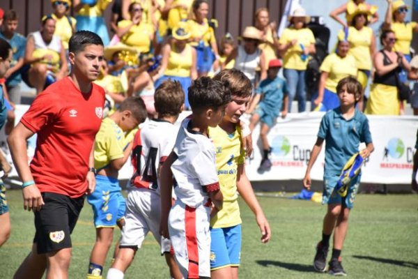 El Rayo Vallecano de Madrid vence a la UD Las Palmas en una de las finales anticipadas de la Maspalomas Cup