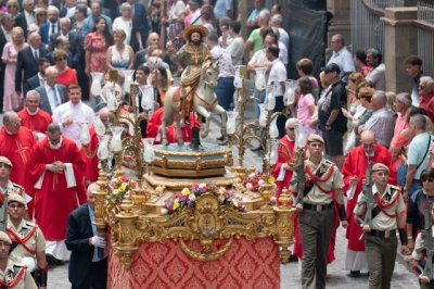 La devoción y la tradición inundan las calles de Gáldar el Día de Santiago con una multitudinaria Eucaristía Solemne y Procesión