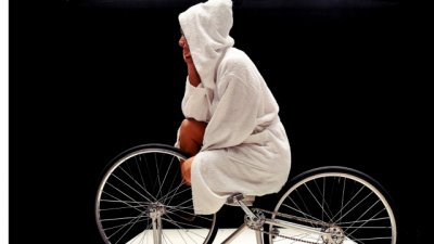 &lsquo;Mentir lo m&iacute;nimo&rsquo;, circo minimalista que invita a aceptarnos tal como somos