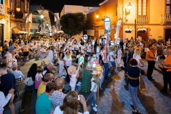 Gáldar: Mírame TV emite en directo las Danzas de los Caballitos de Fuego para todo el Archipiélago