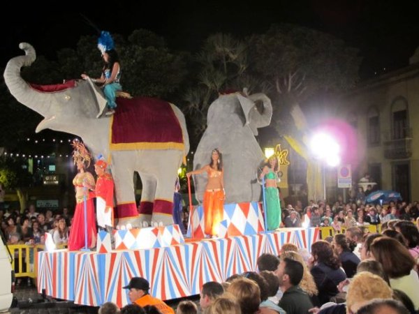 El Ayuntamiento de Gu&iacute;a emite hoy domingo en directo la Cabalgata de Carrozas