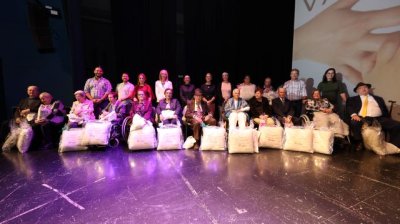 1620 a&ntilde;os de sabidur&iacute;a en el homenaje a las personas mayores de Valleseco