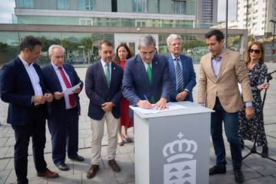 El Gobierno firma un acuerdo con el Ayuntamiento de Santa Cruz para comprar el edificio Auditorio por 22 millones