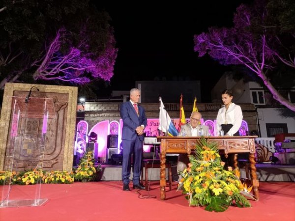 Jesús Quesada levanta el corazón del pueblo de La Aldea con un emocionante pregón