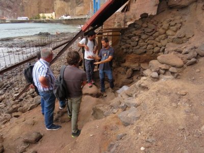 Descubiertos numerosos &uacute;tiles dom&eacute;sticos de los antiguos habitantes de Gran Canaria en la Cueva de la Playa Chica de Sardina de G&aacute;ldar