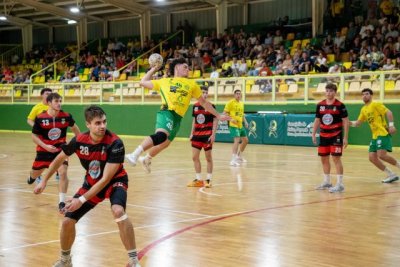 Balonmano: El Desatascos Jumbo Gáldar hace del Juan Vega Mateos un fortín y se impone con suficiencia al Balonmano Lalín (36-27) (Vídeo del partido)