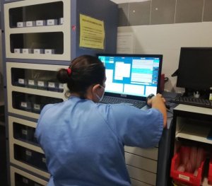 Sanidad adquiere por 8,1 millones nuevos equipos automatizados y robots para los Servicios de Farmacia