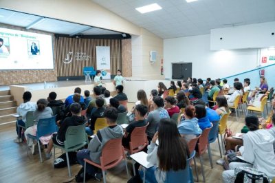 El Gobierno impulsa la contrataci&oacute;n de 70 j&oacute;venes con titulaci&oacute;n superior en 33 proyectos sociales
