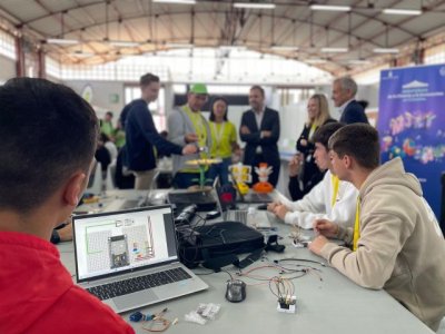 La Miniferia de la Ciencia y la Innovaci&oacute;n de Canarias suma talentos de todas las edades