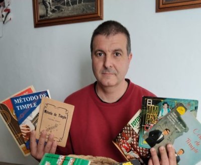 Daniel Morales expone en La Graciosa m&aacute;s de ochenta discos antiguos e hist&oacute;ricos de la m&uacute;sica folcl&oacute;rica de Canarias