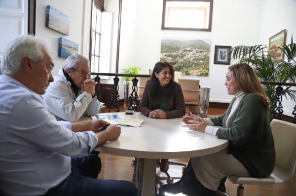 Lanzarote: Haría logra que el Cabildo le ceda el uso de la Casa del Cura para la apertura del centro insular de artesanía