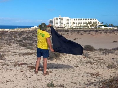 Canarias recibe cuatro 'Banderas Negras' por mala gesti&oacute;n y contaminaci&oacute;n de su litoral