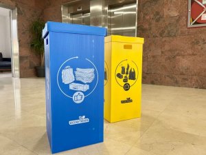 La Gomera: El Cabildo distribuye m&aacute;s de un centenar de contenedores de reciclaje en edificios p&uacute;blicos