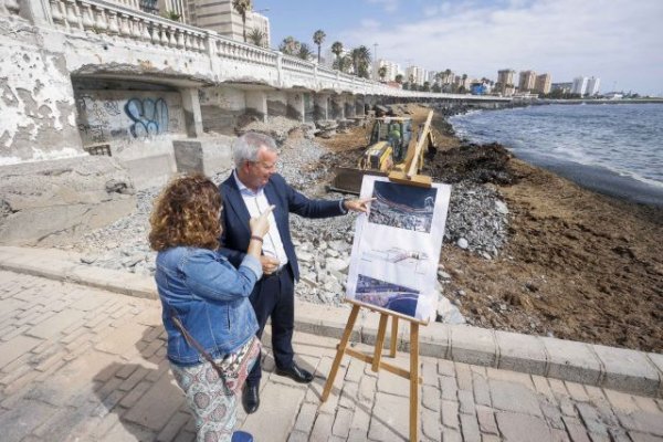 Obras Públicas inicia las obras de emergencia para reforzar la escollera y la estructura de la avenida Marítima