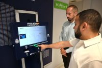 Llega al Ayuntamiento de G&aacute;ldar un Punto de Actualizaci&oacute;n de Documentaci&oacute;n (PAD) de la Polic&iacute;a Nacional