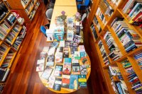 Valleseco aumenta su dotación de libros de autoría de Canarias