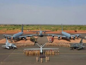 Francia declar&oacute; que no permitir&aacute; que la Junta de Nigeria la eche del pa&iacute;s
