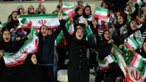 Las iran&iacute;es vuelven a los estadios y esperan que no sea la &uacute;ltima vez