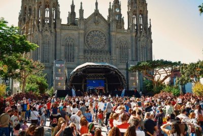 Los Reyes Magos de Oriente fueron recibidos en Arucas por el Alcalde Juan Jesús Facundo